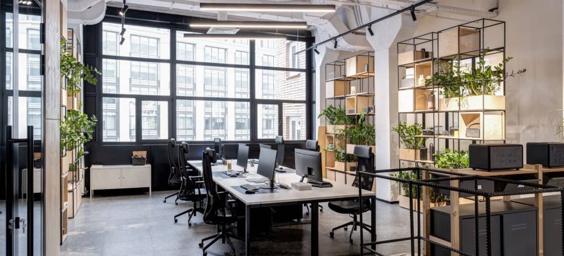 How to arrange a functional office?