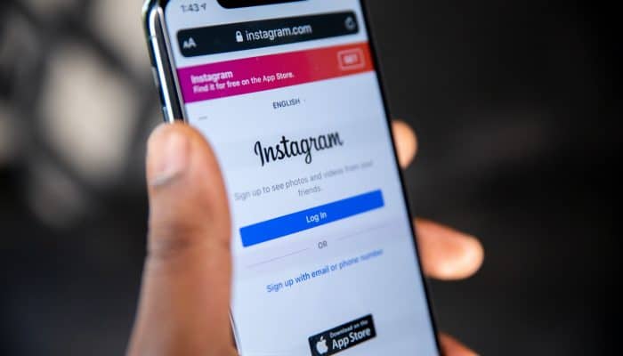 How to secure a company’s account on Instagram and Facebook?