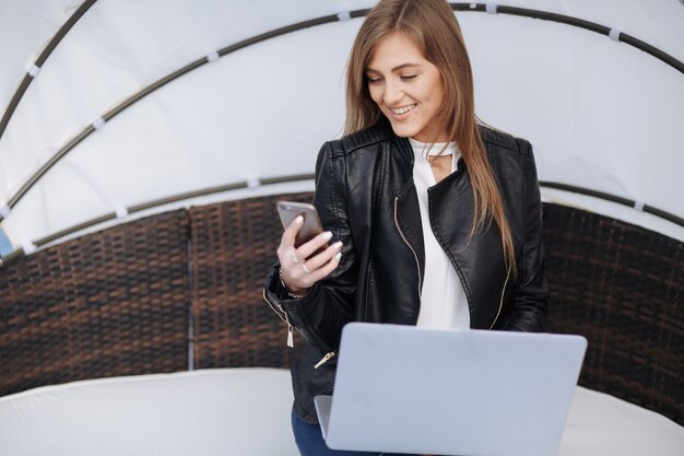 How Can Automated SMS Forwarding Enhance Business Communication?